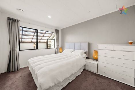 Photo of property in 21 Jasmine Grove, Maungaraki, Lower Hutt, 5010