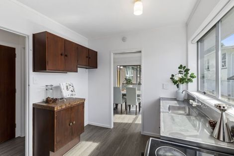 Photo of property in 2/22 Peach Road, Glenfield, Auckland, 0629