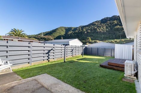Photo of property in 5a Fremont Grove, Totara Park, Upper Hutt, 5018