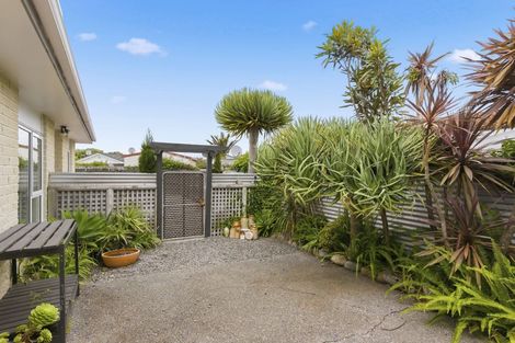 Photo of property in 49a Olive Terrace, Paraparaumu Beach, Paraparaumu, 5032