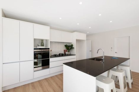 Photo of property in 19 Waituarua Drive, Takanini, 2112