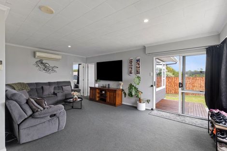 Photo of property in 49 Kimberley Grove, Westbrook, Palmerston North, 4412