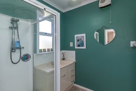 Photo of property in 37 Bowen Street, Levin, 5510