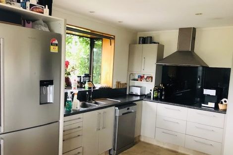 Photo of property in 5 Chilton Drive, Paraparaumu, 5032