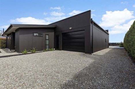Photo of property in 99 Cashmere Bay Road, Moana, 7875