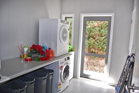 Photo of property in 9 Mountain Road, Kaiwaka, 0587