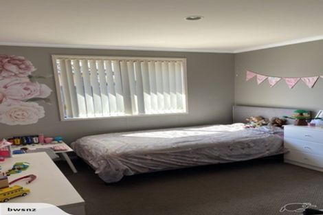 Photo of property in 23 Seabreeze Place, Papamoa Beach, Papamoa, 3118