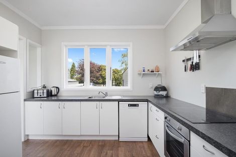 Photo of property in 11 Collingwood Road, Waiuku, 2123