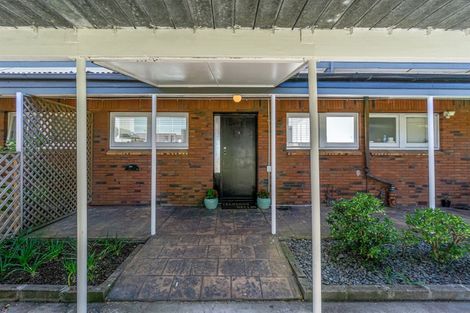 Photo of property in 2/289 Glenfield Road, Glenfield, Auckland, 0629