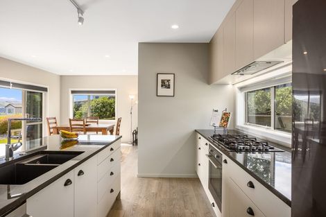 Photo of property in 2 Pacific View, Whitby, Porirua, 5024