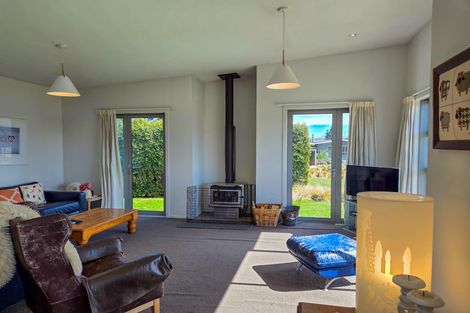 Photo of property in 8 Dwyer Place, Lake Tekapo, 7999