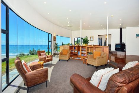 Photo of property in 225 Mahia East Coast Road, Mahia, 4198
