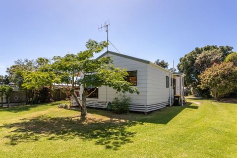 Photo of property in 117 Rangi Avenue, Whangamata, 3620