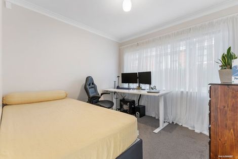 Photo of property in 36 Savoy Road, Glen Eden, Auckland, 0602