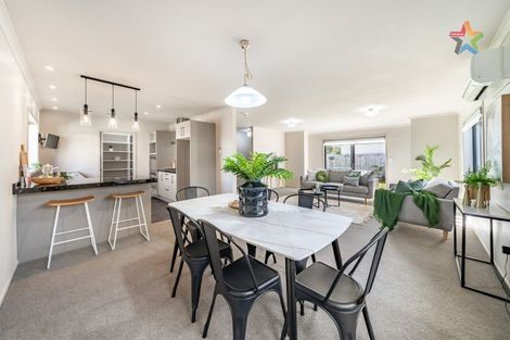 Photo of property in 14a Glen Road, Stokes Valley, Lower Hutt, 5019