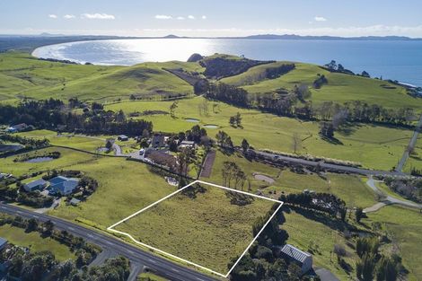 Photo of property in 24 Taipa View Road, Taipa, 0483