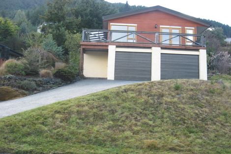 Photo of property in 9 Wye Place, Fernhill, Queenstown, 9300
