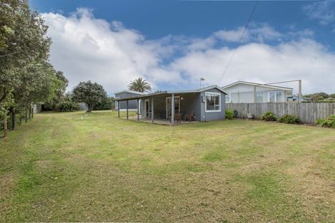 Photo of property in 5 Bayly Street, Baylys Beach, Dargaville, 0377