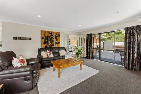 Photo of property in 8 Sapphire Grove, Birchville, Upper Hutt, 5018