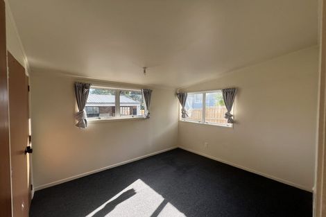 Photo of property in 99 Kemp Road, Massey, Auckland, 0614