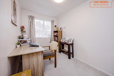 Photo of property in 2/17 Roberts Road, Te Atatu South, Auckland, 0610
