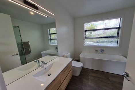 Photo of property in 4a Manon Crescent, Greenhithe, Auckland, 0632