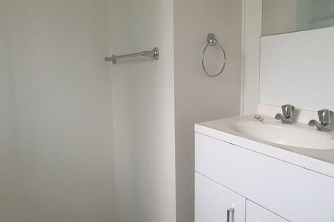 Photo of property in 62 Lincoln Road, Henderson, Auckland, 0610