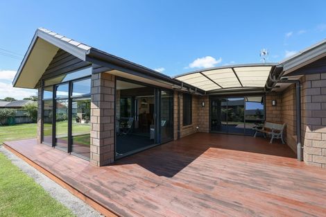 Photo of property in 8 Settlers Close, Whalers Gate, New Plymouth, 4310