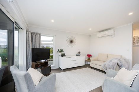 Photo of property in 18 Accolade Street, Maewa, Feilding, 4702