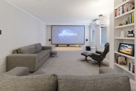 Photo of property in 8 Robin Lane, Browns Bay, Auckland, 0630