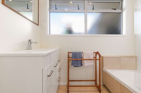 Photo of property in 28 Iles Road, Lynmore, Rotorua, 3010