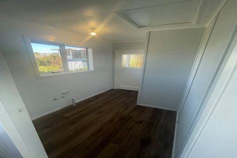 Photo of property in 77 Mould Street, Waitara, 4320