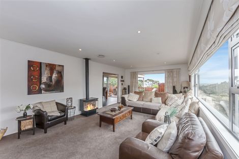 Photo of property in 1 Pluto Place, Beach Haven, Auckland, 0626