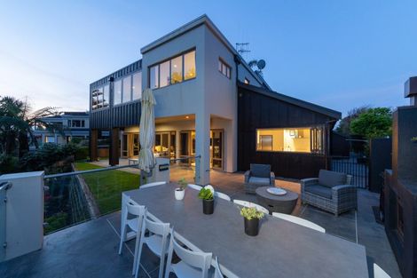 Photo of property in 15 Pastoral Lane, Hokowhitu, Palmerston North, 4410