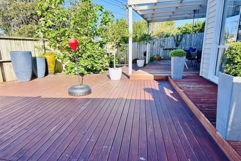 Photo of property in 8 Harrington Road, Henderson, Auckland, 0610