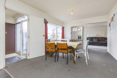 Photo of property in 17 Fernleigh Avenue, Waiuku, 2123