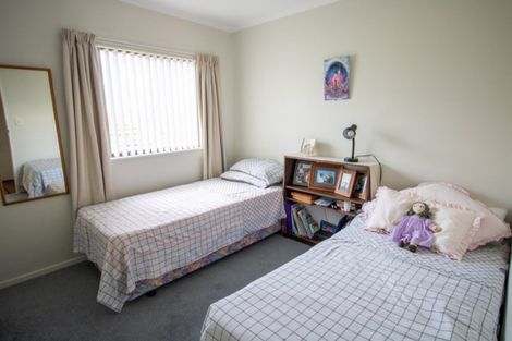 Photo of property in 21 Hennessy Street East, Foxton Beach, Foxton, 4815