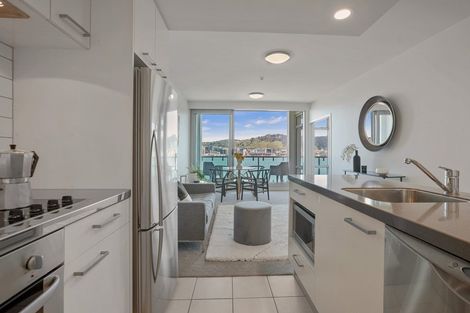 Photo of property in The Capital, 30/370 Oriental Parade, Oriental Bay, Wellington, 6011