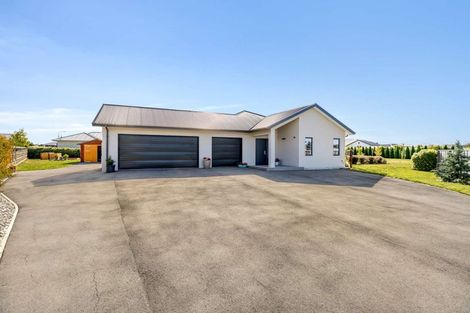 Photo of property in 11 Paradise Way, Amberley, 7410