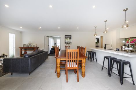 Photo of property in 5 Freedom Drive, Kelvin Grove, Palmerston North, 4414