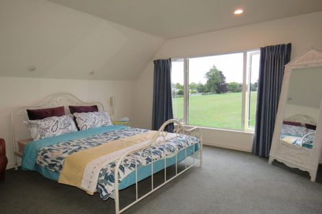 Photo of property in 2/271 Memorial Avenue, Burnside, Christchurch, 8053