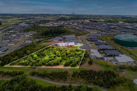 Photo of property in 32 Blacklock Road, Pyes Pa, Tauranga, 3112