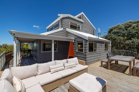 Photo of property in 16 Palm Parade, Riversdale Beach, Masterton, 5872