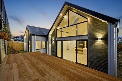 Photo of property in 32 Streamview Way, Long Bay, 0792