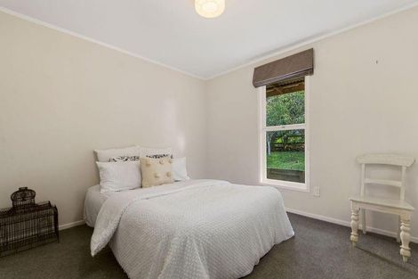 Photo of property in 72 Matua Road, Huapai, Kumeu, 0810