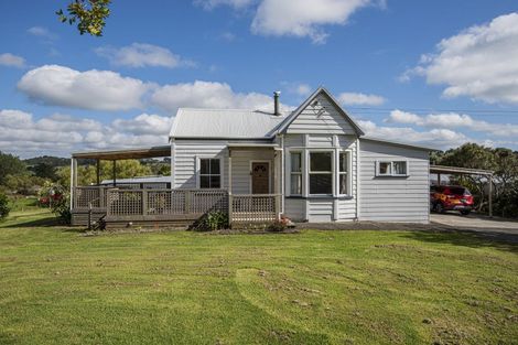 Photo of property in 46 Whakapirau Road, Maungaturoto, 0583