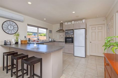 Photo of property in 19j Paparoa Road, Cockle Bay, Auckland, 2014