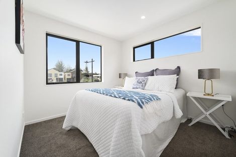 Photo of property in 20 Kaititiko Road, Rosehill, 2113