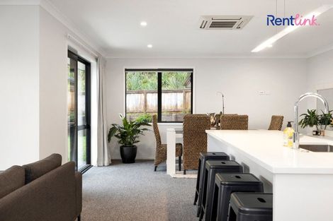 Photo of property in 25 Pakanga Grove, Pyes Pa, Tauranga, 3112