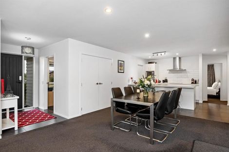 Photo of property in 43 Kingfisher Crescent, Albert Town, Wanaka, 9305